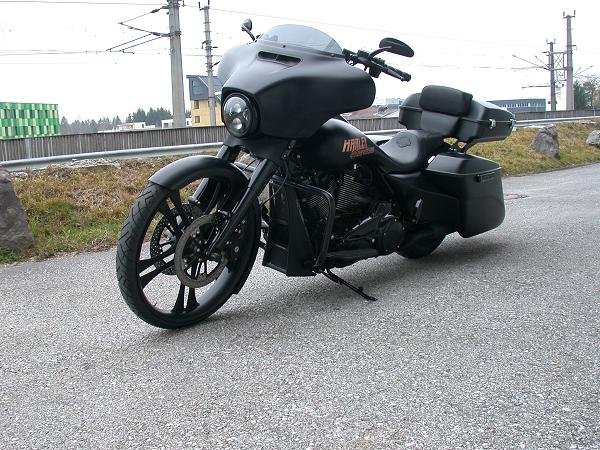 Harley Davidson FLHXS Street Glide